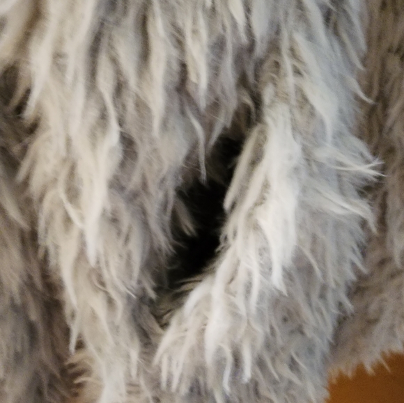 Faux Fur Coat - Picture 11 of 11